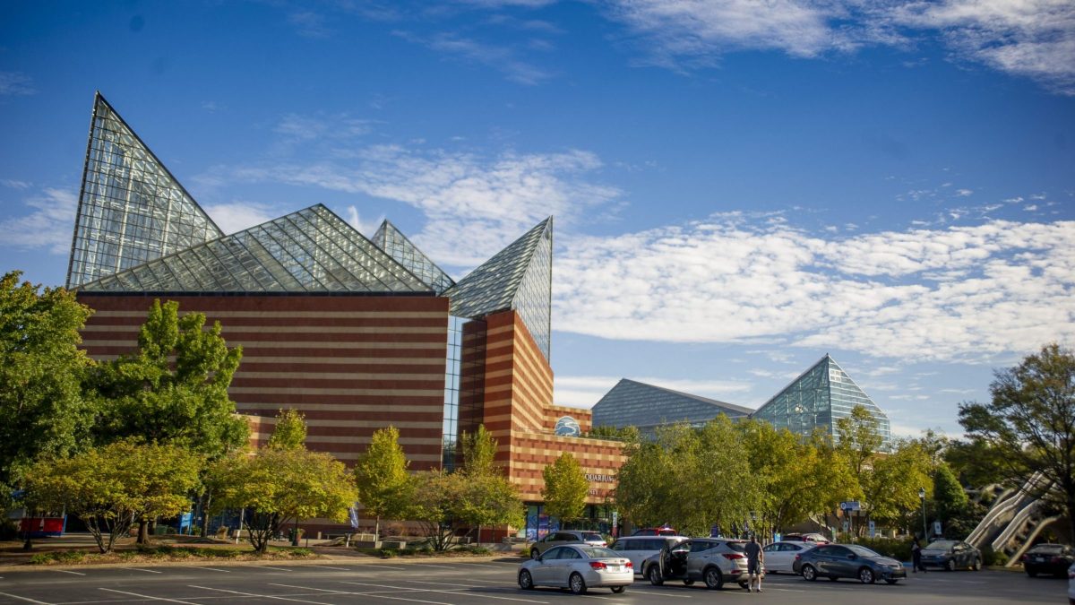 Tennessee Aquarium viewed from parking lot