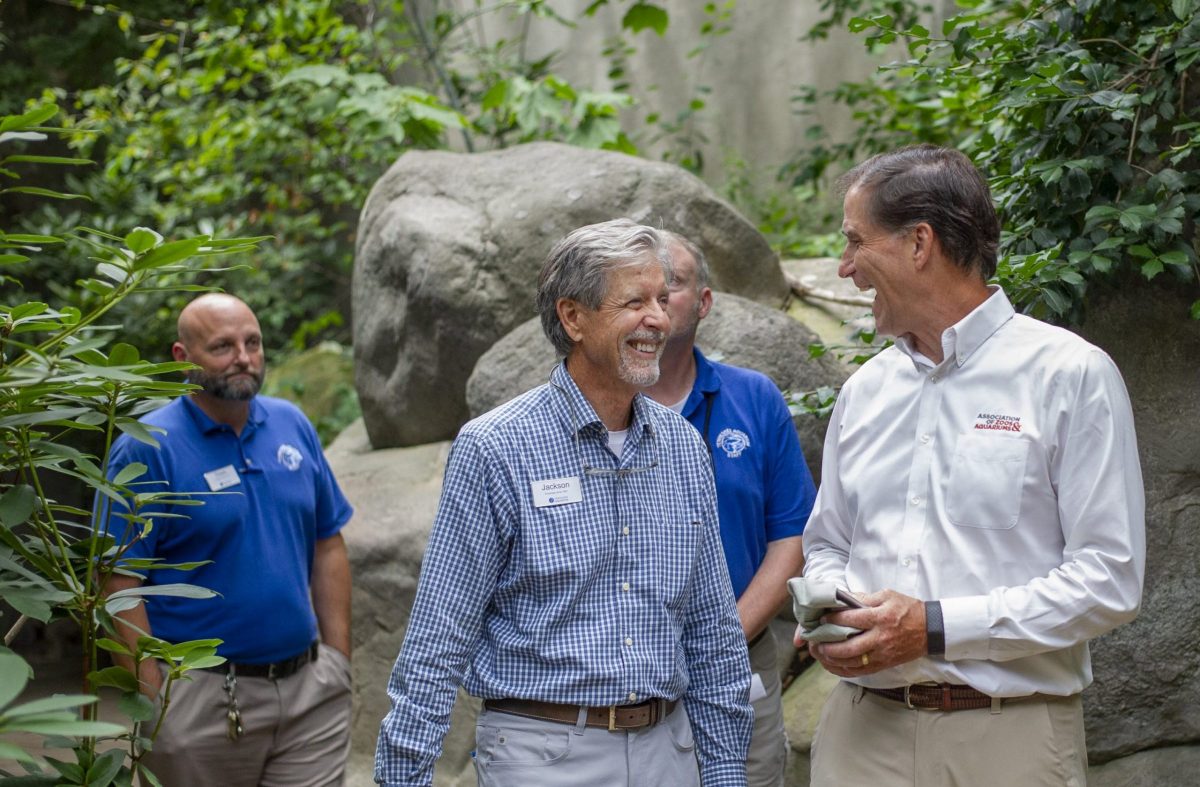 AZA's Dan Ashe with Aquarium staff