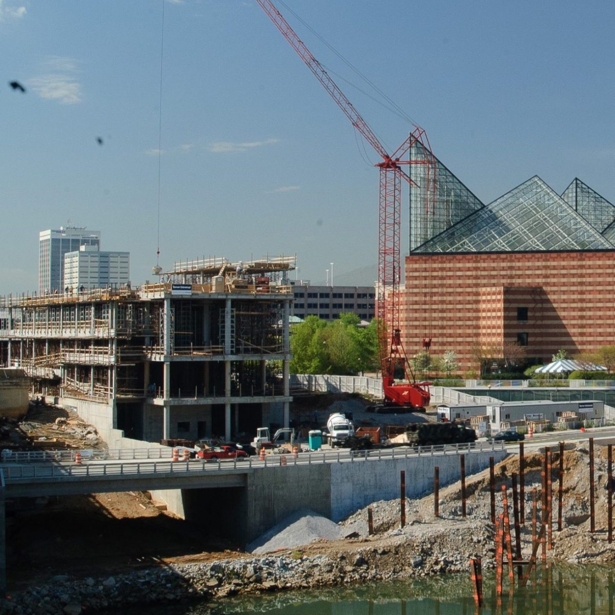 Exterior view of the rear of the Tennessee Aquarium