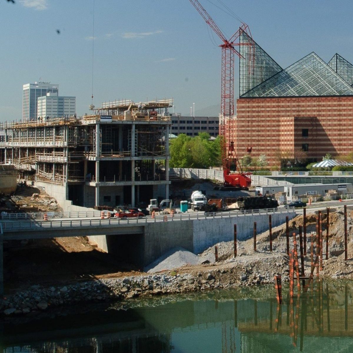 A picture from the perspective of the Market Street Bridge looking south toward the Tennessee Aquarium where the Ocean Journey building is still under construction