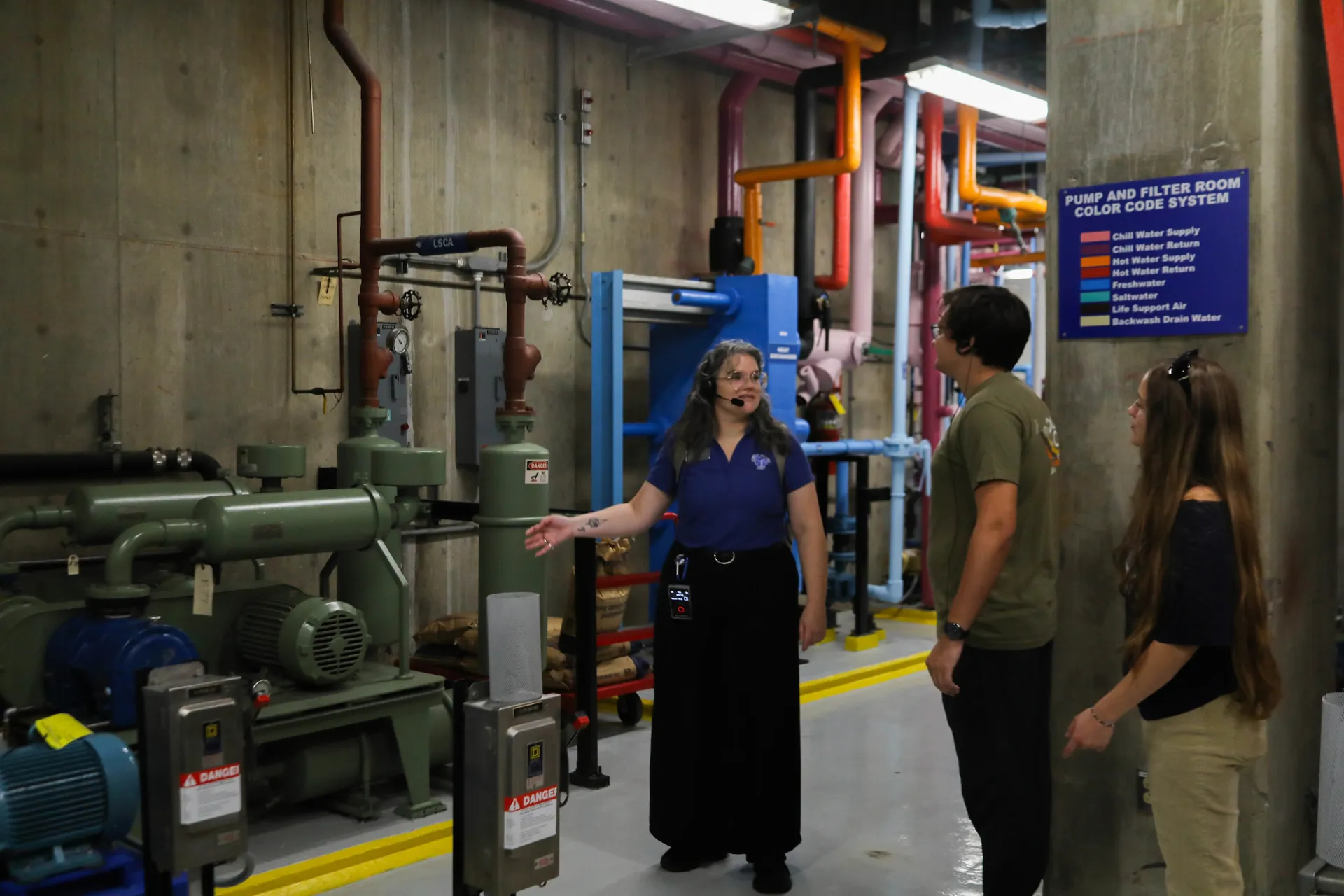 Educator speaking to guests during the Deeper Dives: Pumps & Pipes tour at the TN Aquarium